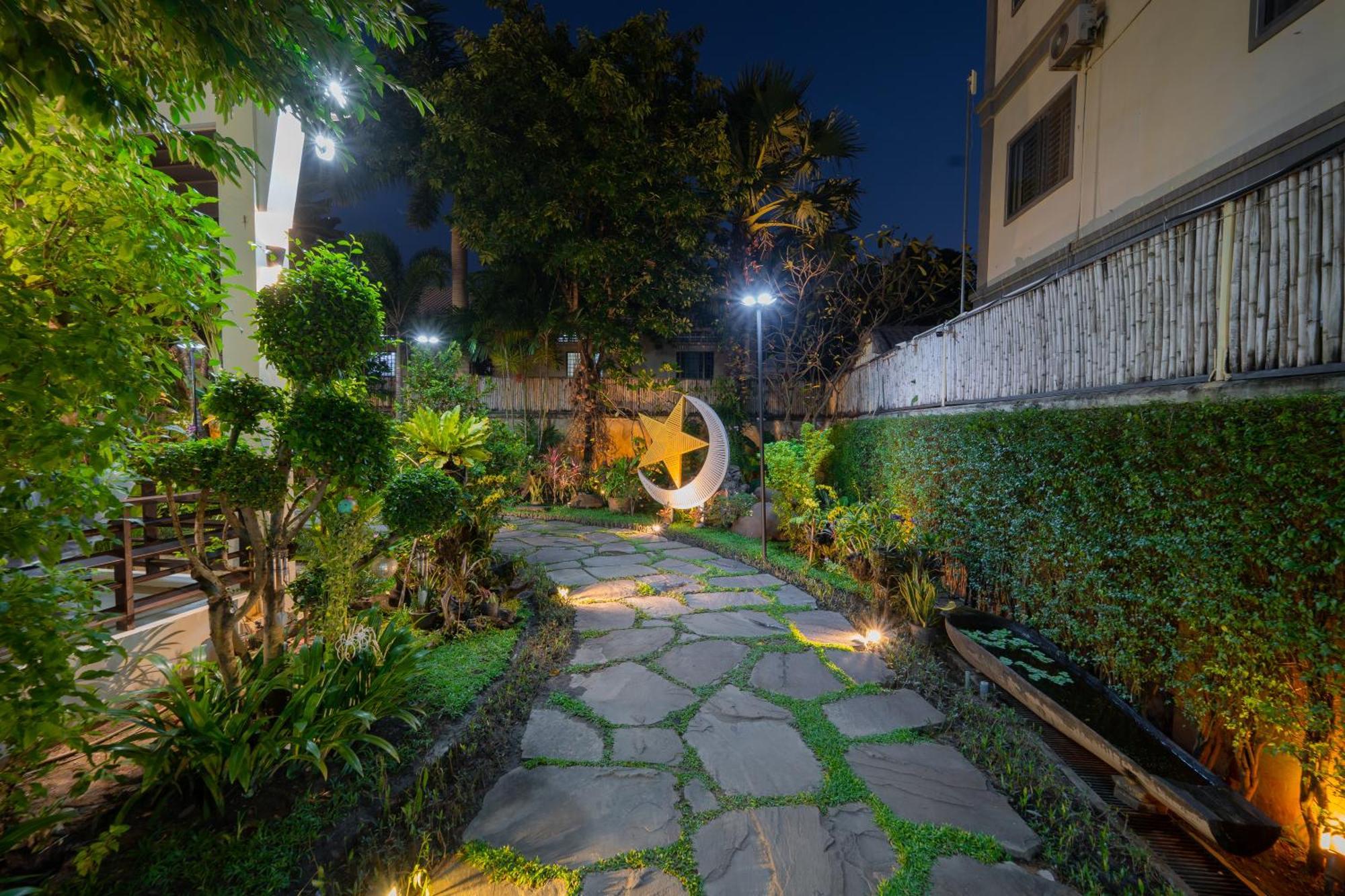 The Night Hotel Siem Reap Exterior photo