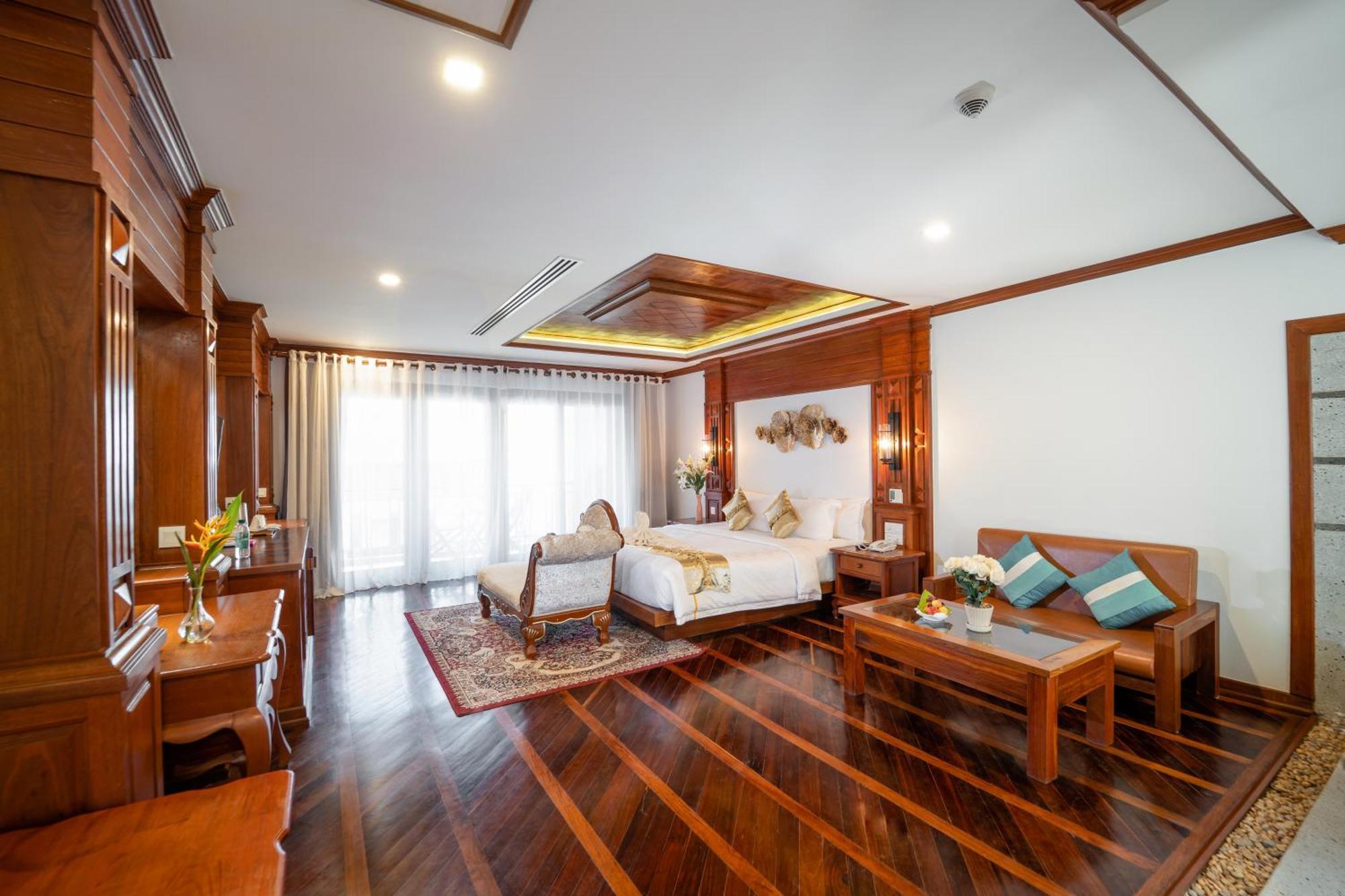 The Night Hotel Siem Reap Exterior photo