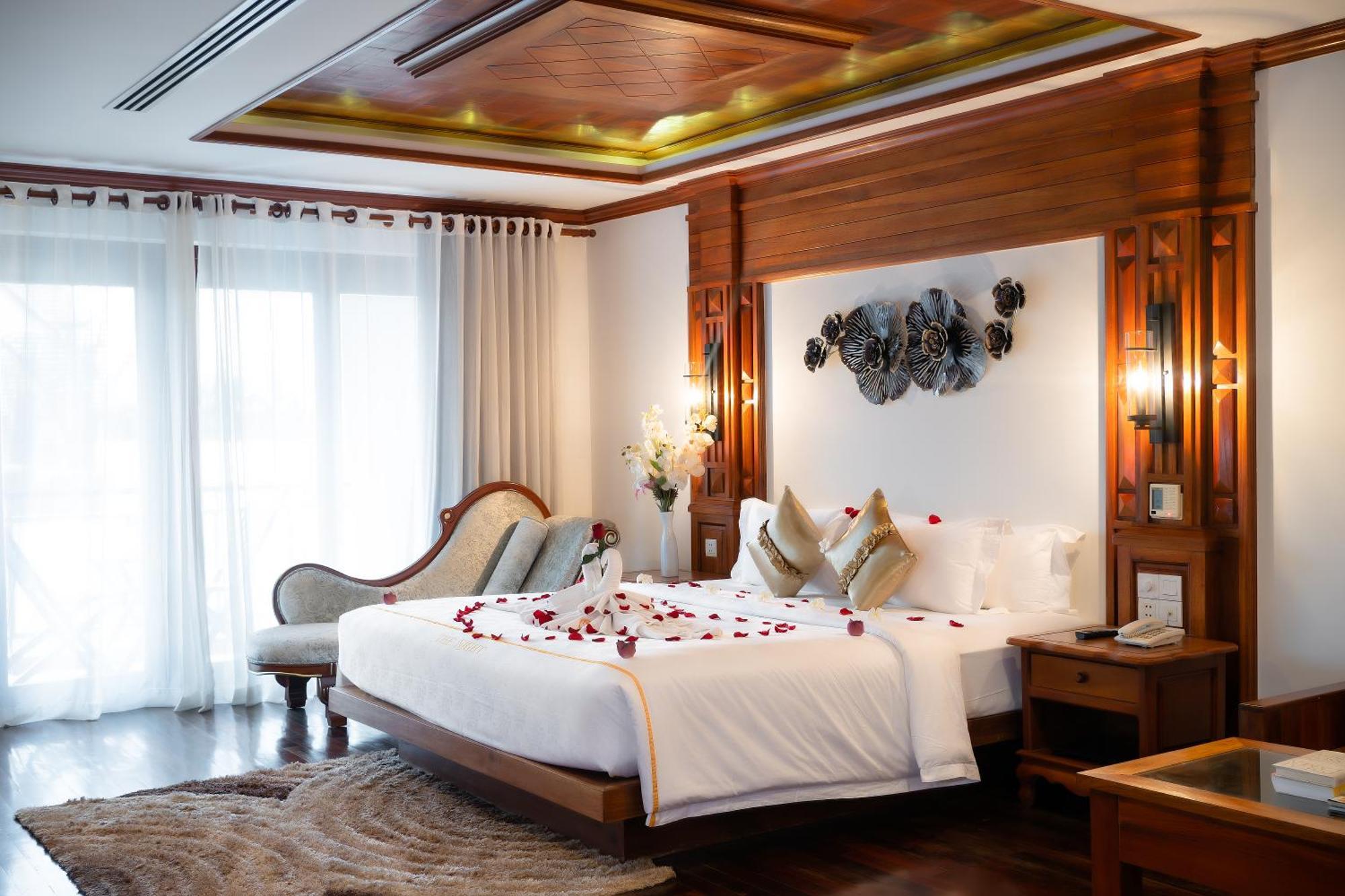 The Night Hotel Siem Reap Exterior photo