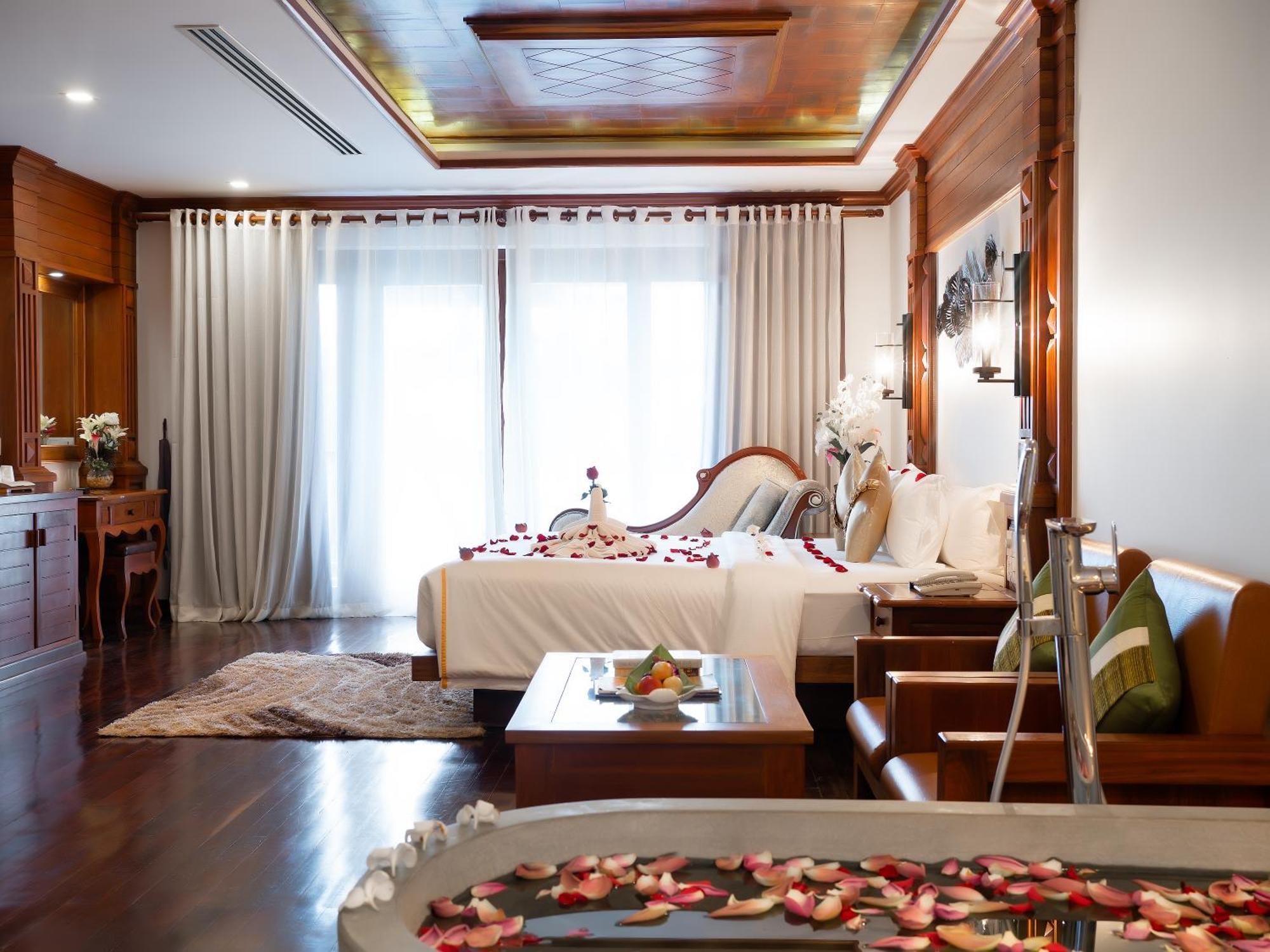The Night Hotel Siem Reap Exterior photo