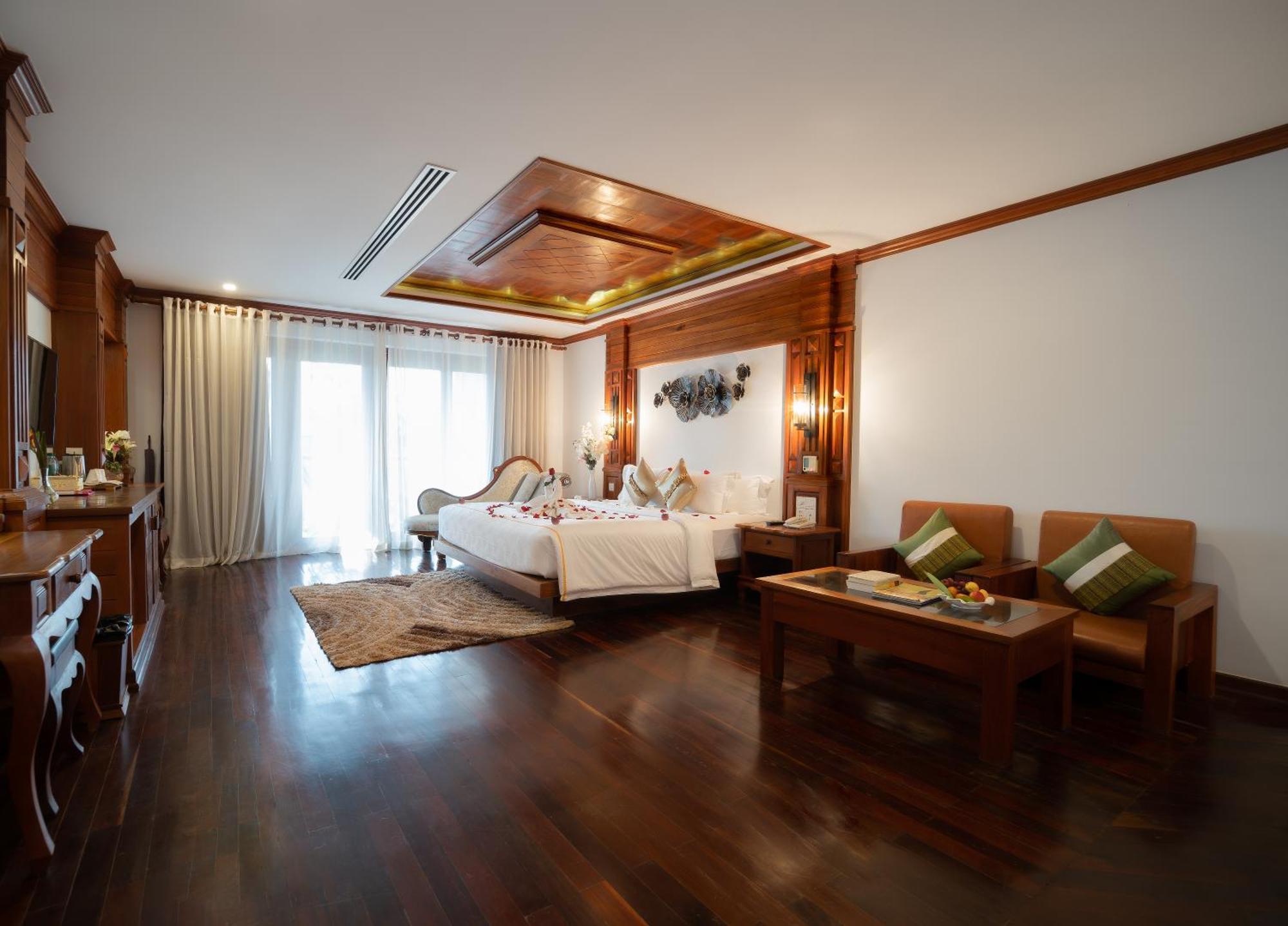 The Night Hotel Siem Reap Exterior photo