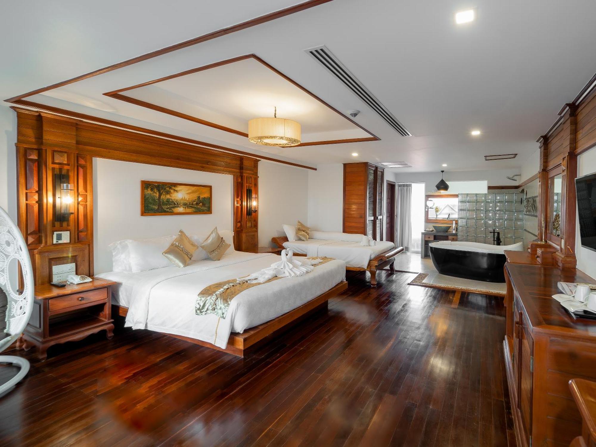 The Night Hotel Siem Reap Exterior photo
