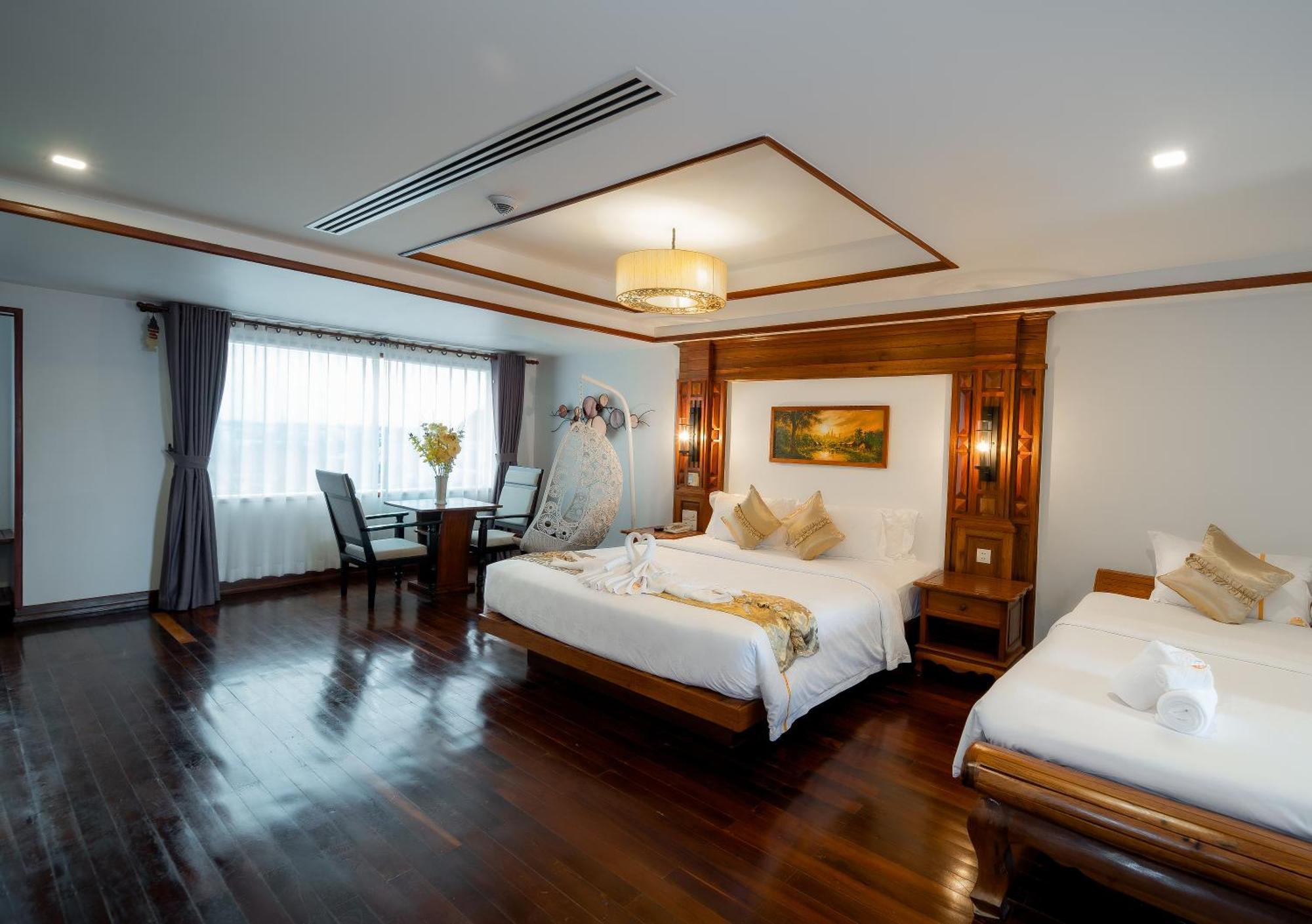 The Night Hotel Siem Reap Exterior photo