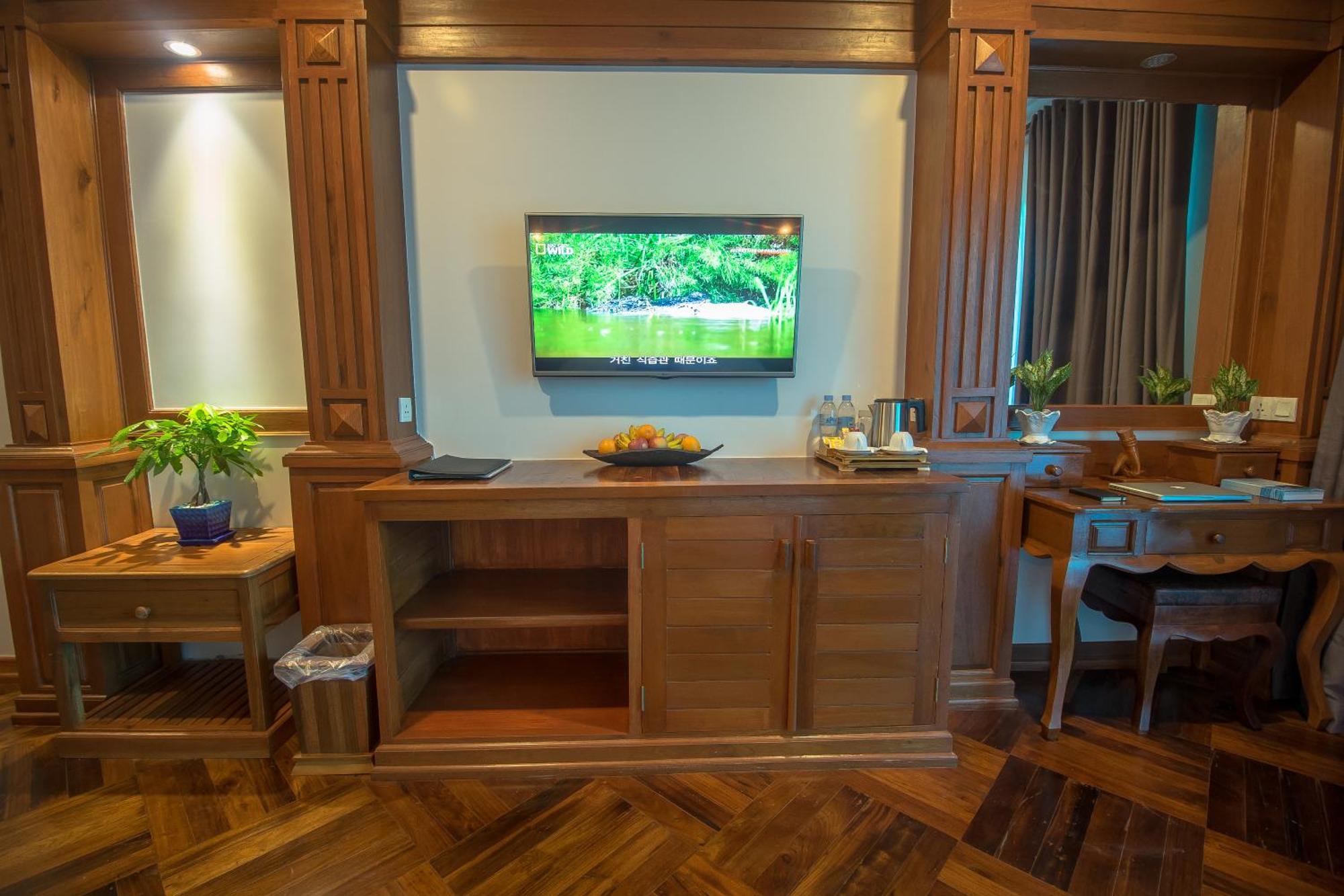 The Night Hotel Siem Reap Exterior photo
