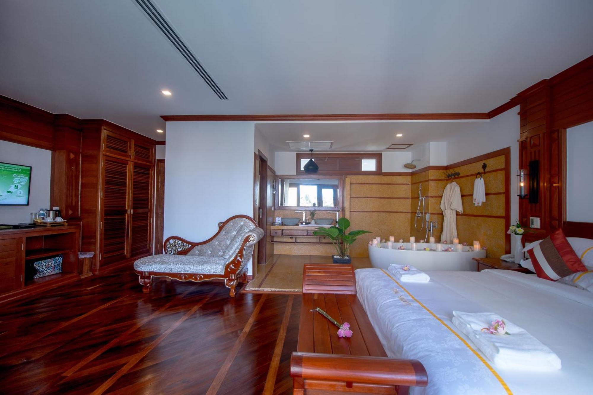 The Night Hotel Siem Reap Exterior photo