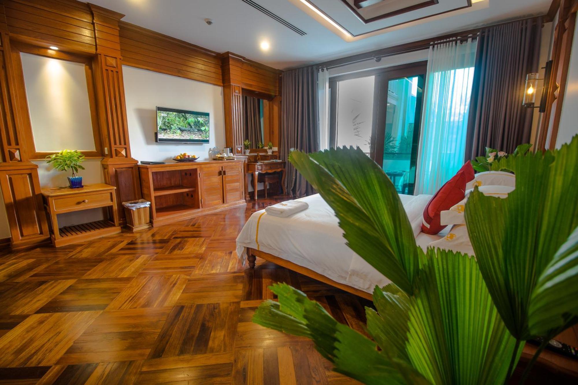 The Night Hotel Siem Reap Exterior photo