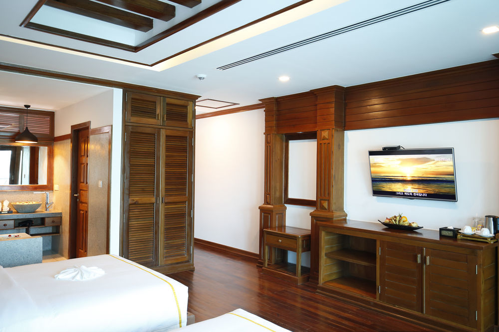The Night Hotel Siem Reap Exterior photo